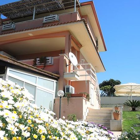 안치오 르 닌페 베드 앤드 블랙퍼스트 B&B 외부 사진